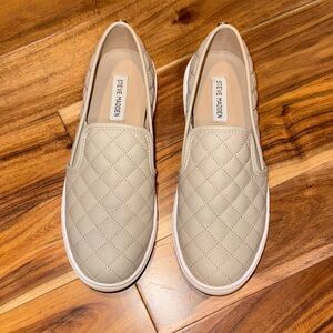 Steve Madden Women's Ecentrcq Sneaker, Taupe